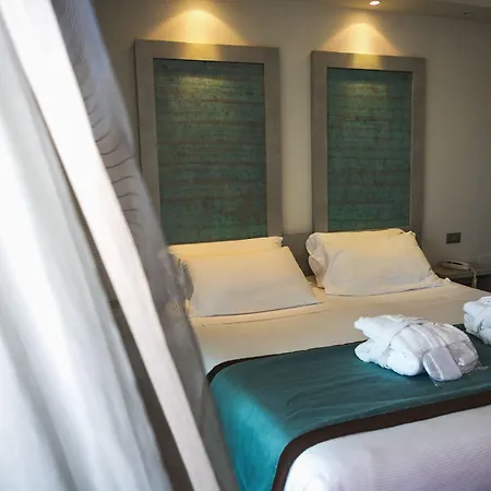 Yes Touring & リミニ