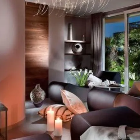 Yes Touring & ホテル リミニ