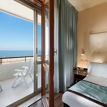 Yes Touring & リミニ