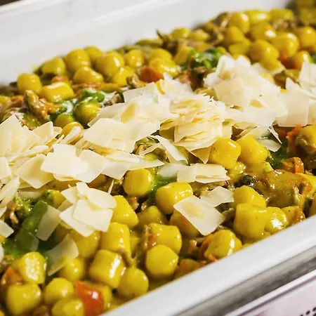 Yes Touring & ホテル