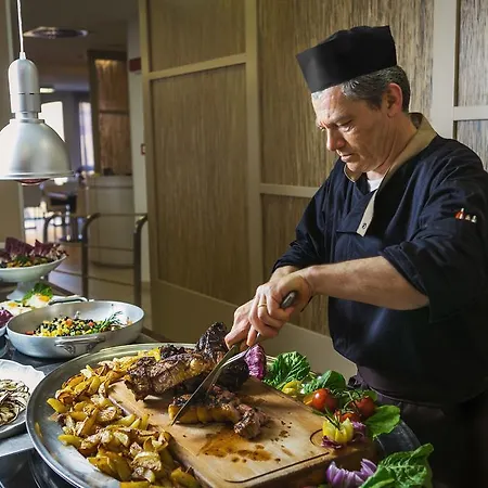 ホテル Yes Touring & 4*