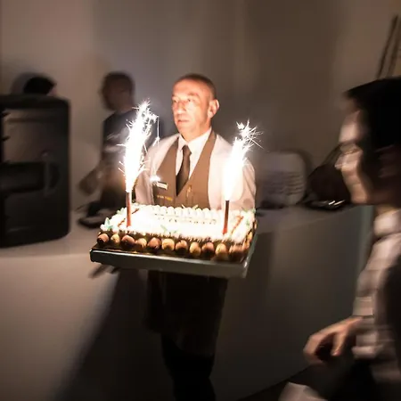 Yes Touring & 4* リミニ