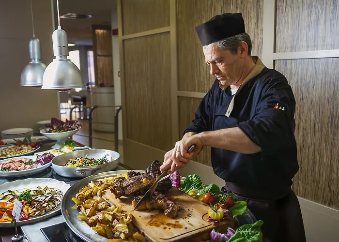 Отель Yes Touring & 4*