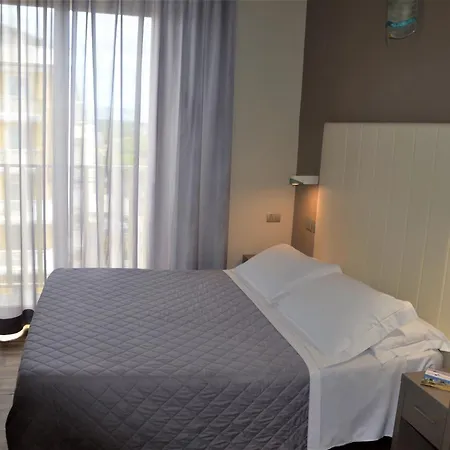 Hotell Yes Touring & Rimini