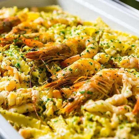 Yes Touring & 호텔