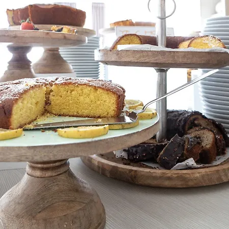 Yes Touring & 호텔 4*