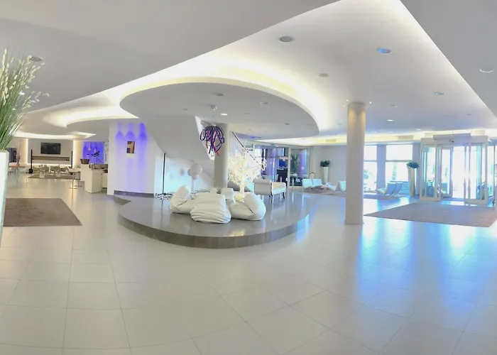 Yes Touring & 4* Ρίμινι