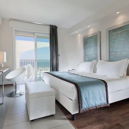 Hotel Yes Touring & 4*
