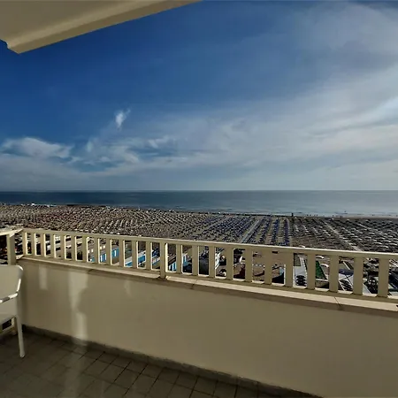 Hotel Yes Touring & Rimini