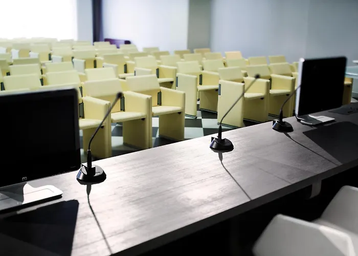 Yes Touring & 酒店 里米尼