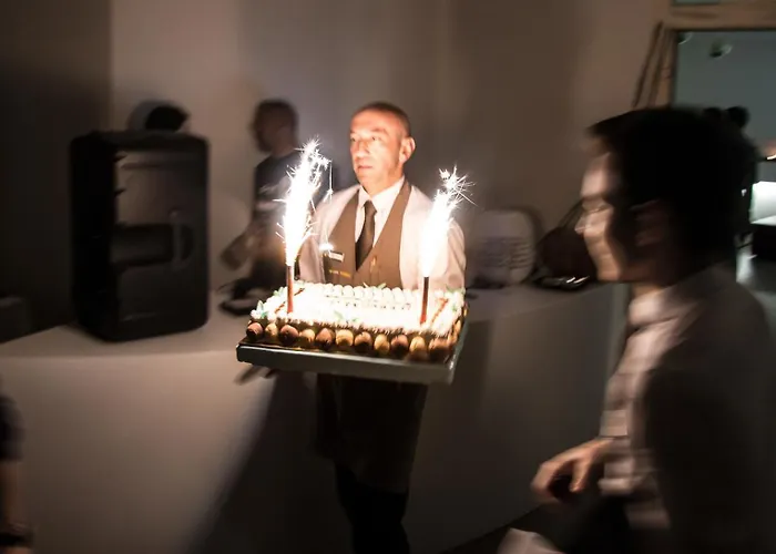 Yes Touring & 4* 里米尼