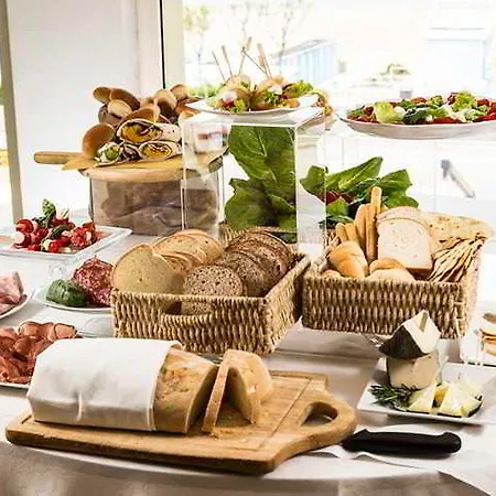 Yes Touring & Hotel 4*